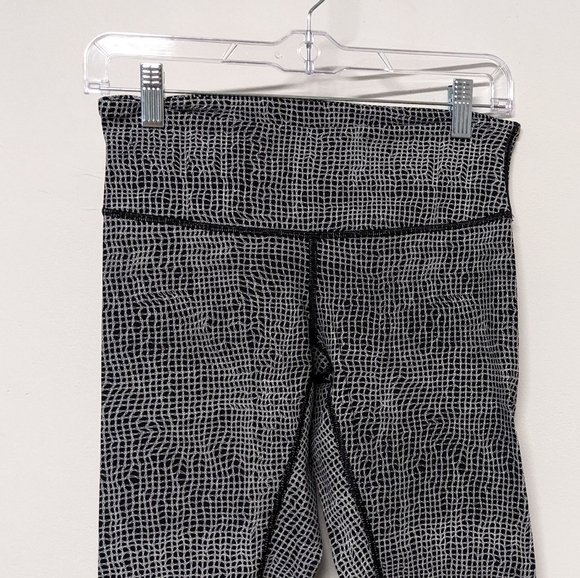 Lululemon woman's Wunder Under Pant III - Picture 4 of 7